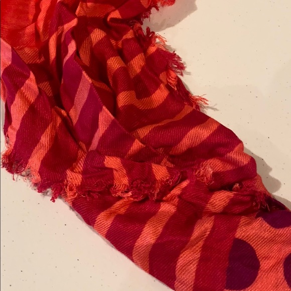 Pink infinity scarf - Picture 3 of 5